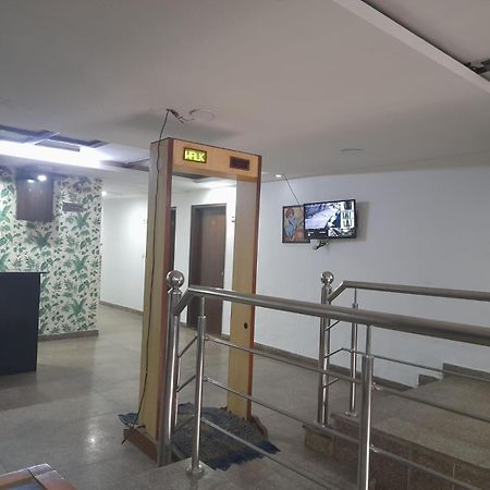 Hotel Airport Aditya Inn Нью-Дели Экстерьер фото