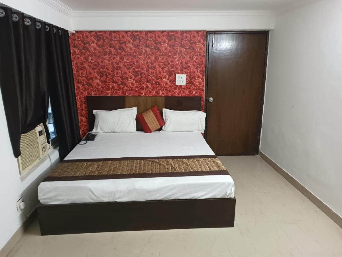 Hotel Airport Aditya Inn Нью-Дели Экстерьер фото