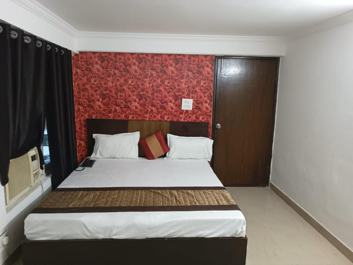 Hotel Airport Aditya Inn Нью-Дели Экстерьер фото