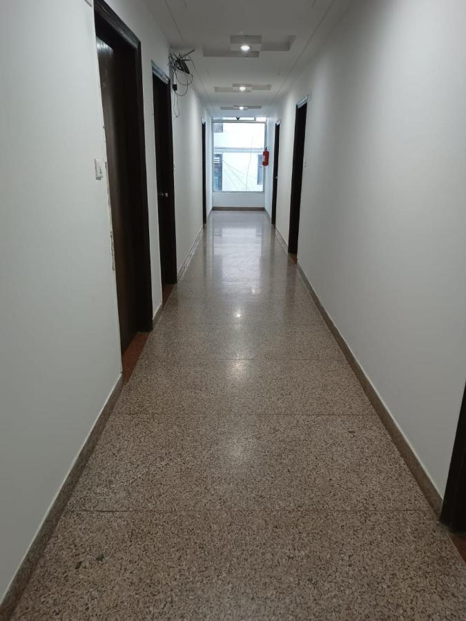 Hotel Airport Aditya Inn Нью-Дели Экстерьер фото