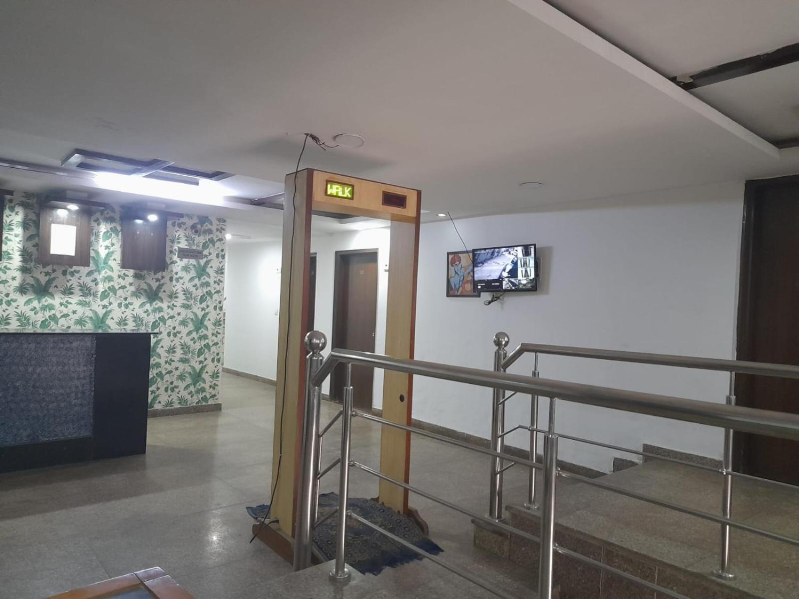Hotel Airport Aditya Inn Нью-Дели Экстерьер фото