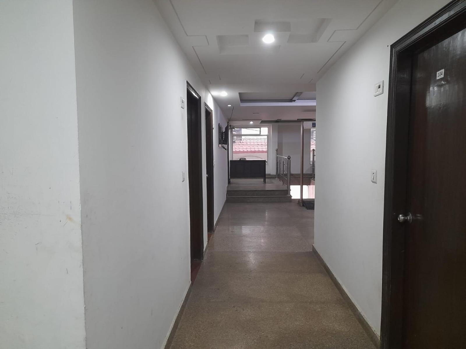 Hotel Airport Aditya Inn Нью-Дели Экстерьер фото