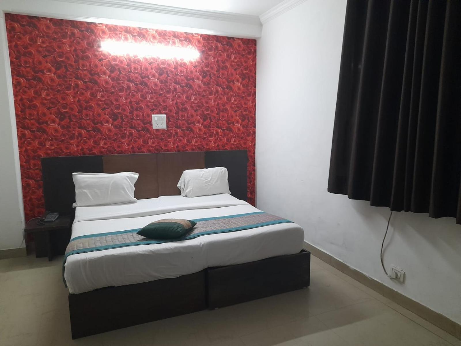 Hotel Airport Aditya Inn Нью-Дели Экстерьер фото